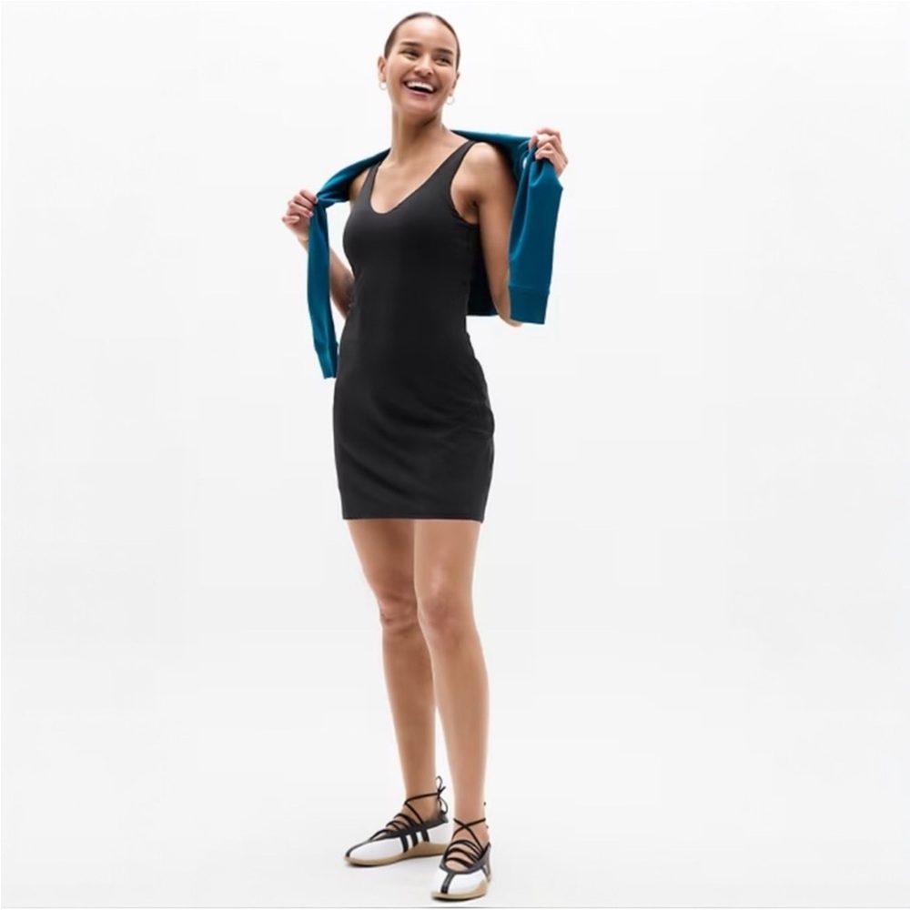Athleta Black Transcend Dress NWT SMALL Petite